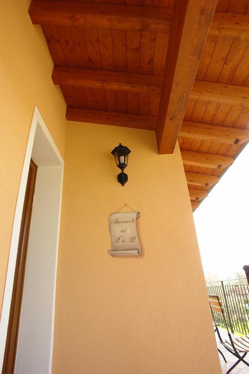 B&B Agli Ulivi มาแนร์บา เดล การ์ดา ภายนอก รูปภาพ